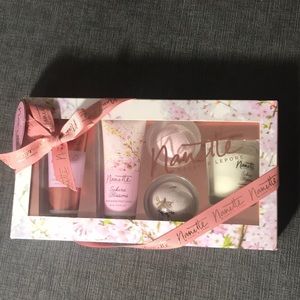 Nanette Lepore A Spa Story Gift Set